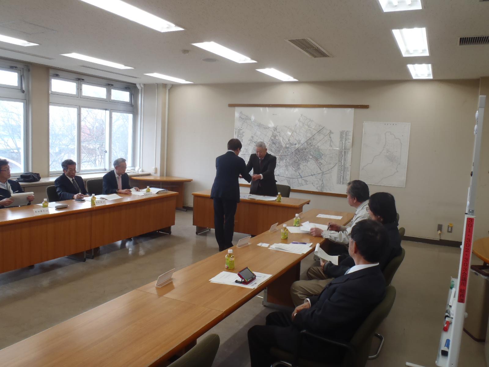 第7回恵庭駅西口区画整理審議会が開催されている写真