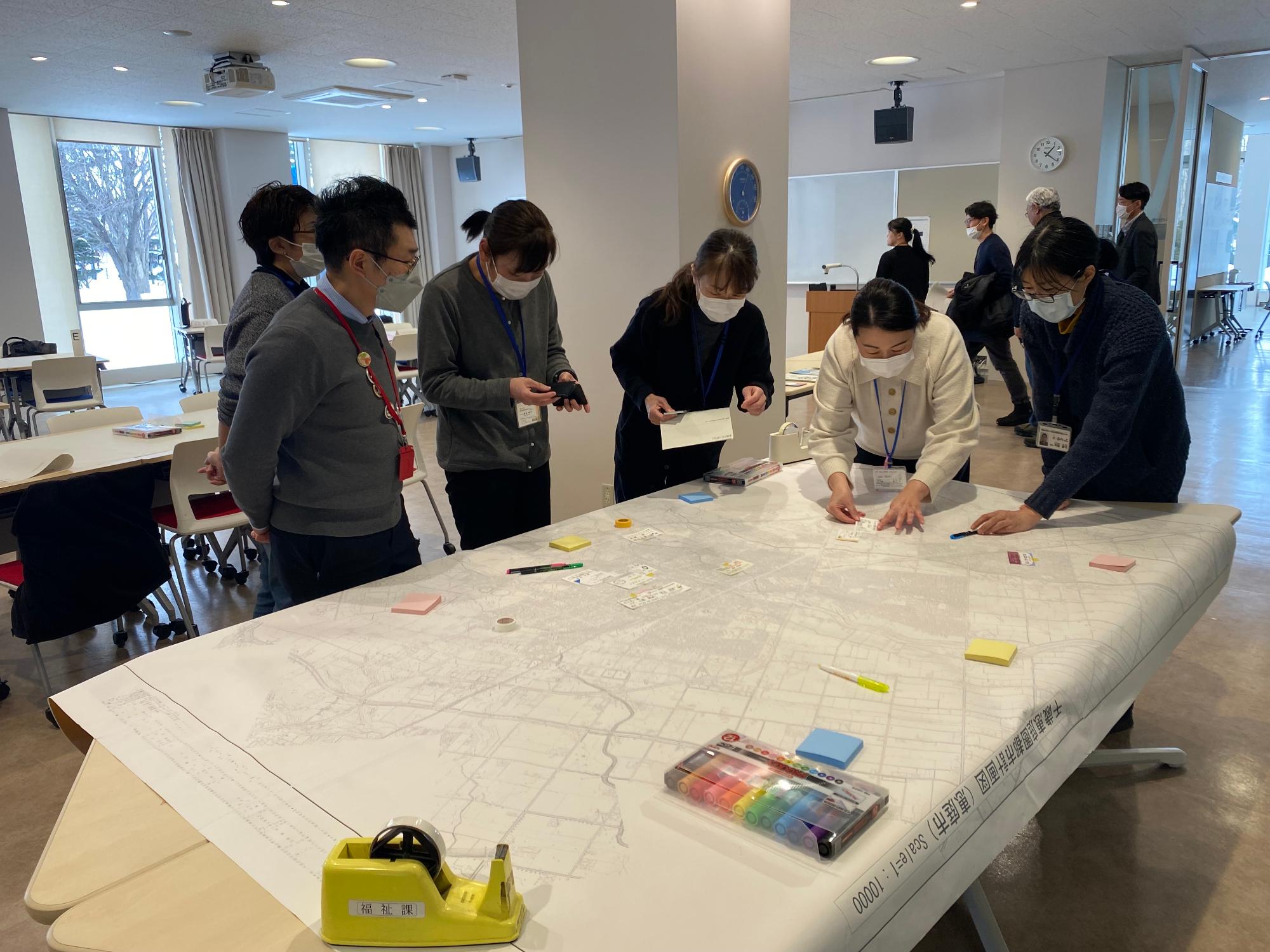 地図へ名刺などをマッピングし、社会資源を「見える化」