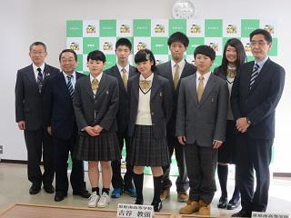 恵庭南高校全国選抜大会に出場した選手たちと記念撮影