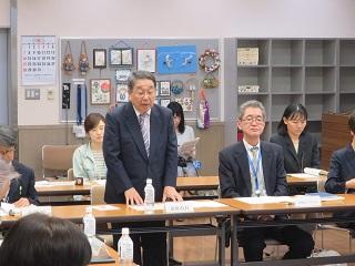 「平成29年度第1回恵庭市救急医療対策会議」にて挨拶をしている原田市長の写真1