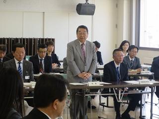 「恵庭市社会福祉審議会」にて挨拶をしている原田市長の写真