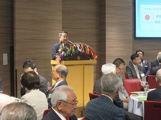 恵庭ライオンズクラブ認証52周年記念例会にて挨拶をする原田市長の写真2
