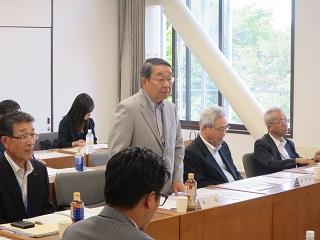 恵庭創生懇談会で挨拶をする原田市長の写真