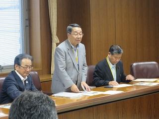 要望内容について出席者へ説明する原田市長の写真