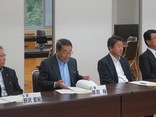 北広島で開催された定例会に出席する原田市長の写真