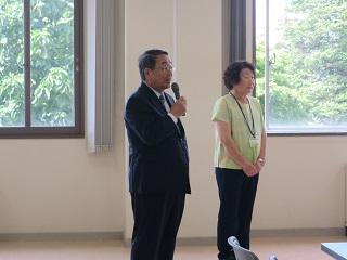 会場で開会の挨拶をする原田市長の写真
