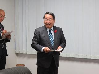 恵庭北高校陸上部へ激励を送る原田市長の写真