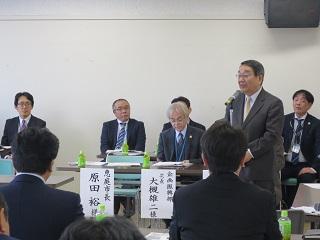 「恵庭市建設業協会との懇談会」にて挨拶をしている原田市長の写真