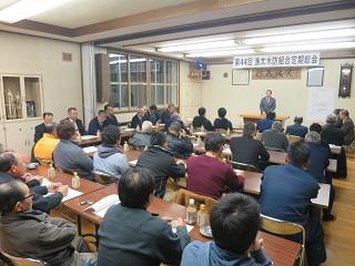 「漁太水防組合定期総会」にて挨拶をしている原田市長の写真1