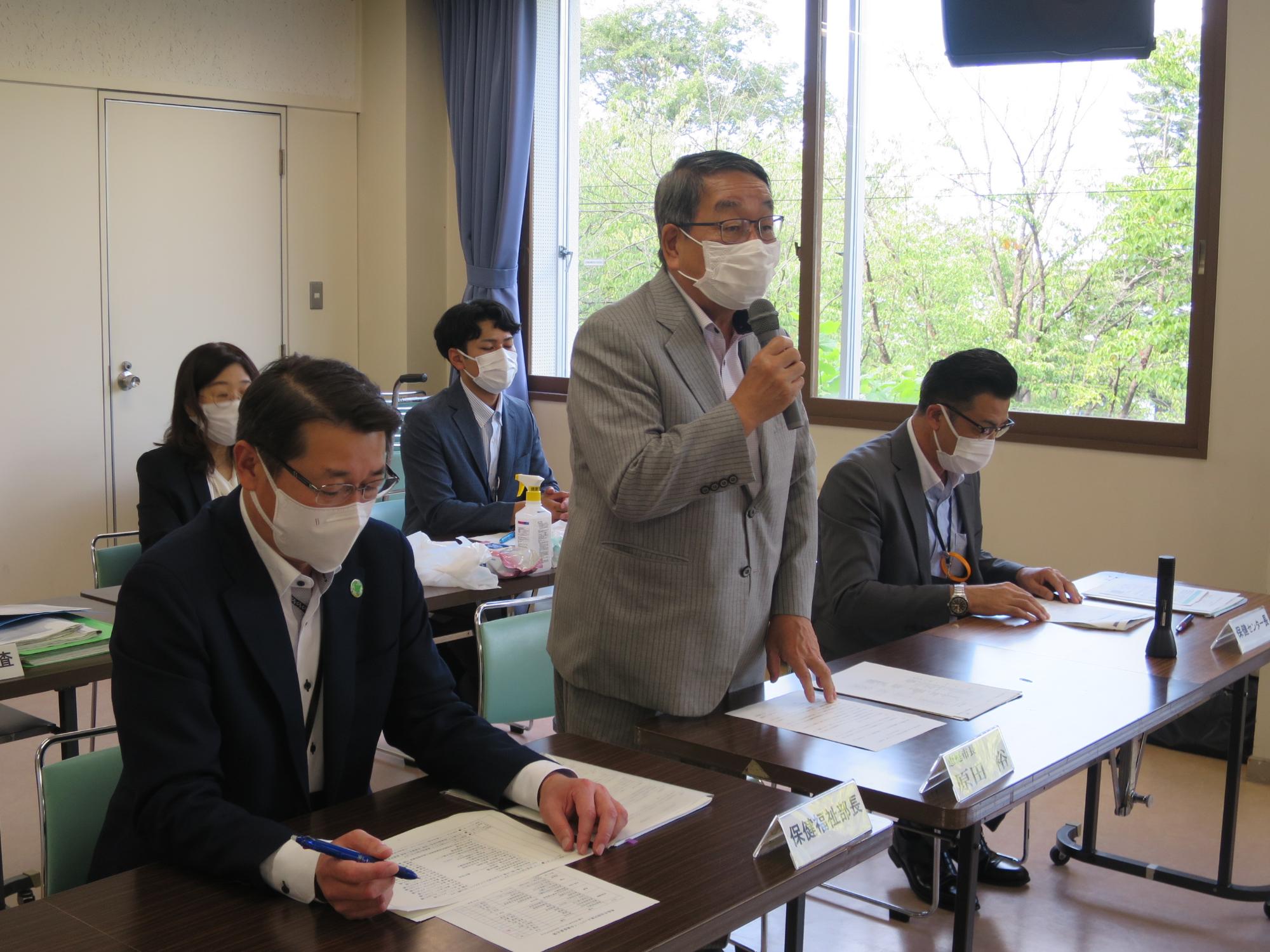 自殺対策ネットワーク会議で挨拶する原田市長