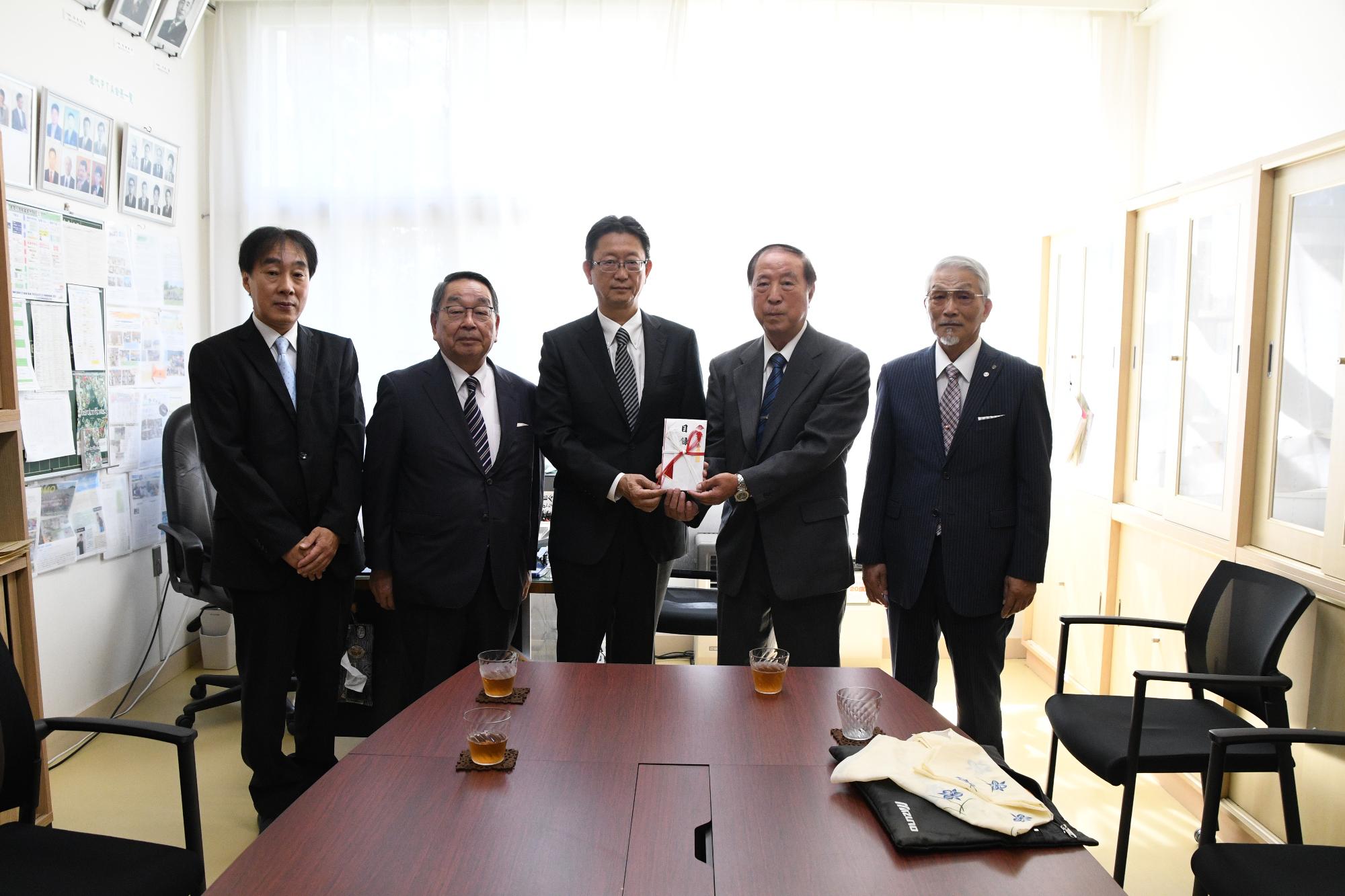 若草地区町内会連合会様より寄附
