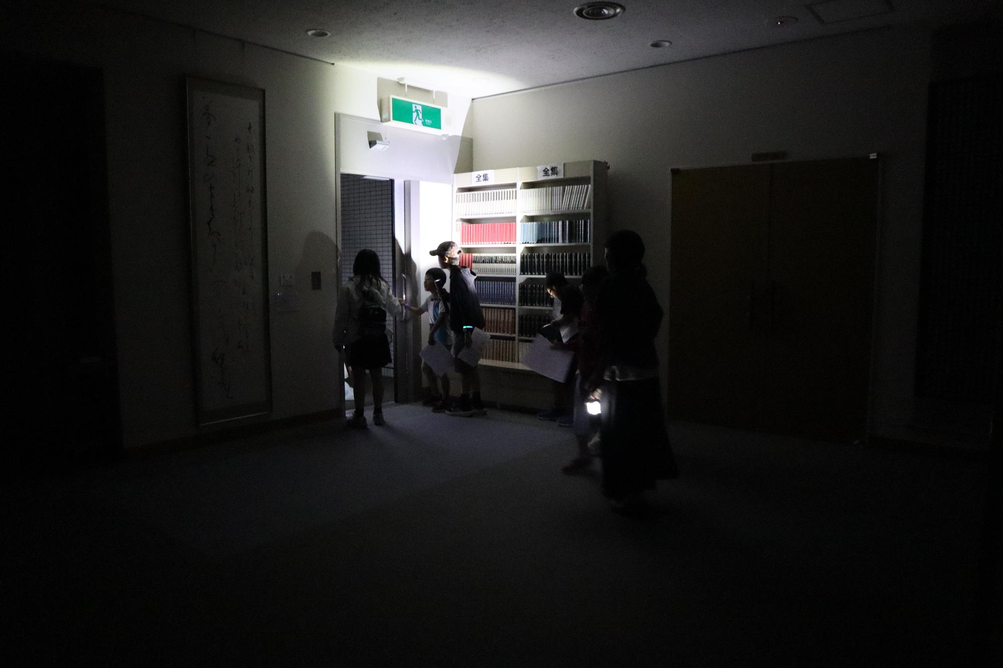 2026恐怖の図書館1