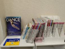 中村和子バレエスタジオ本棚