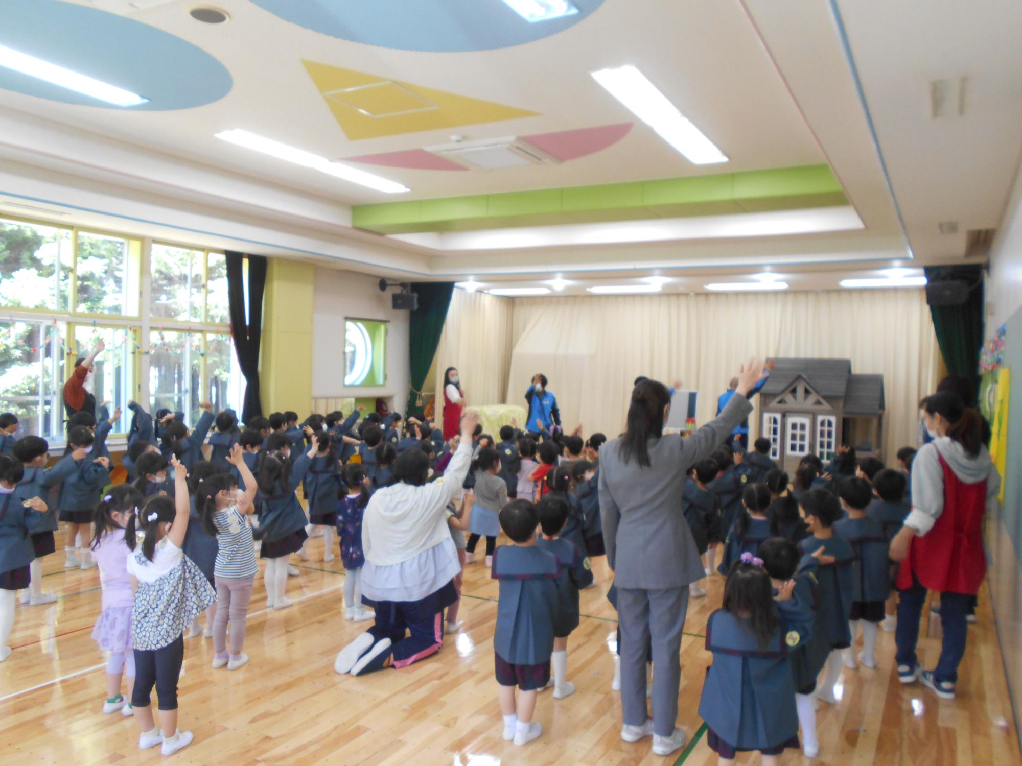 園児への交通安全指導